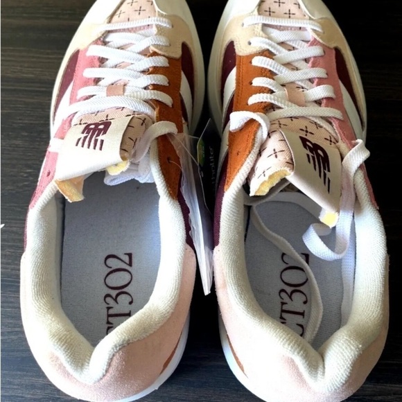 New Balance Sz M 10 W 12 Burgundy Pink Haze Sneakers Tennis Shoes Rare CT302MA - Picture 5 of 10